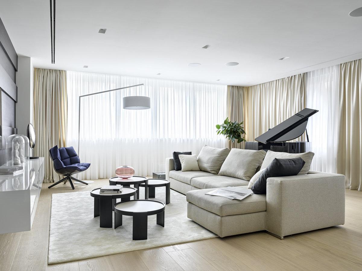 Акустический натяжной потолок из ткани в гостиной